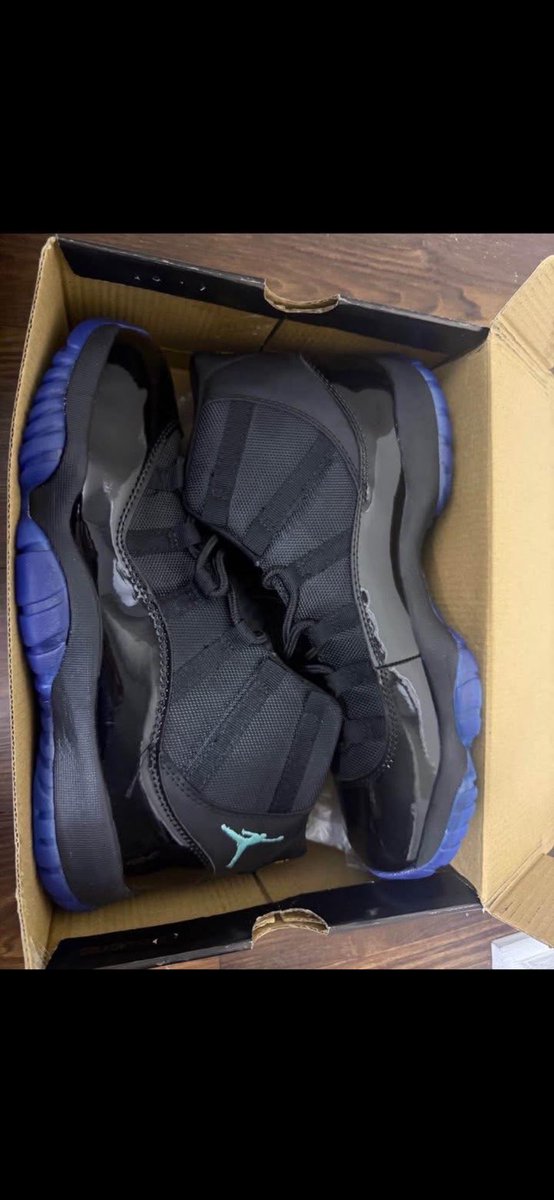 JeeterBack's tweet image. Yall waiting in line as I put this fit together 🫱🏾‍🫲🏿🔥🔥🔥☄️