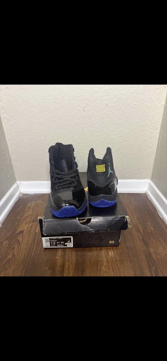 JeeterBack's tweet image. Yall waiting in line as I put this fit together 🫱🏾‍🫲🏿🔥🔥🔥☄️