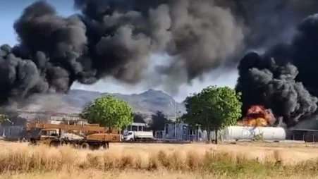 Miraz8395's tweet photo. Six members of the #Bangladesh Army serving with the United Nations #peacekeeping mission were killed and eight others injured when "terrorists attacked" a UN base in Sudan's Abyei region today (13 December), according to the Inter-Services Public Relations (ISPR). https://t.co/yhla2omDBx