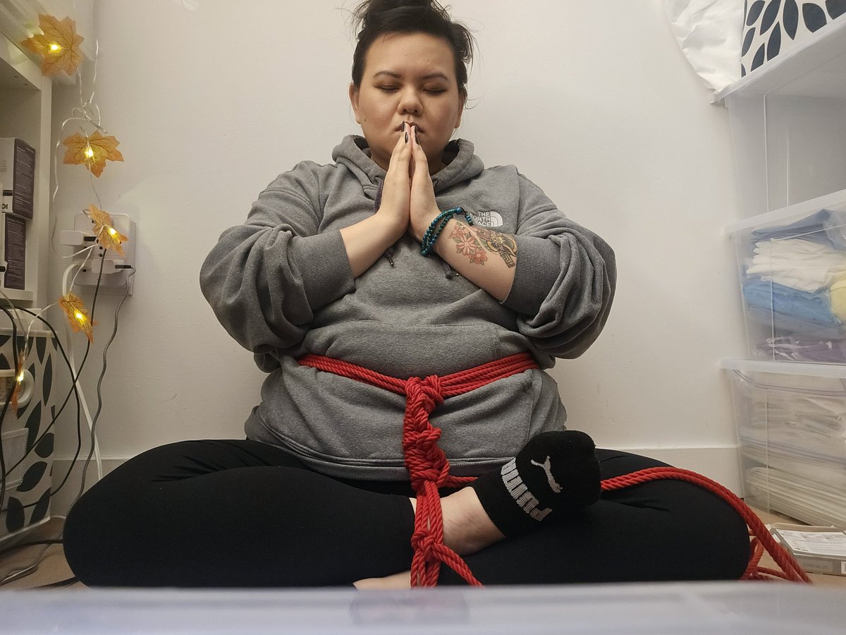 ShibariXGloves's tweet photo. Shibari and meditation go well together while the pressure goes and forces you to concentrate and also puts tension on your body where there is a sense of relief
#rope #shibari #ropeartist #ropework #learning #ropemarks https://t.co/6hCwhAATlI