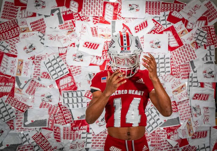 14KaaiConnlley's tweet photo. I had a great OV with Sacred heart ! Can’t wait to be back in august #Year1loading 

@mark_nofri @white_dema10430 @_CoachWiggs @sacredheartufb @CoachDEdwards @EdOBrienCFB https://t.co/fk2AdaruXQ