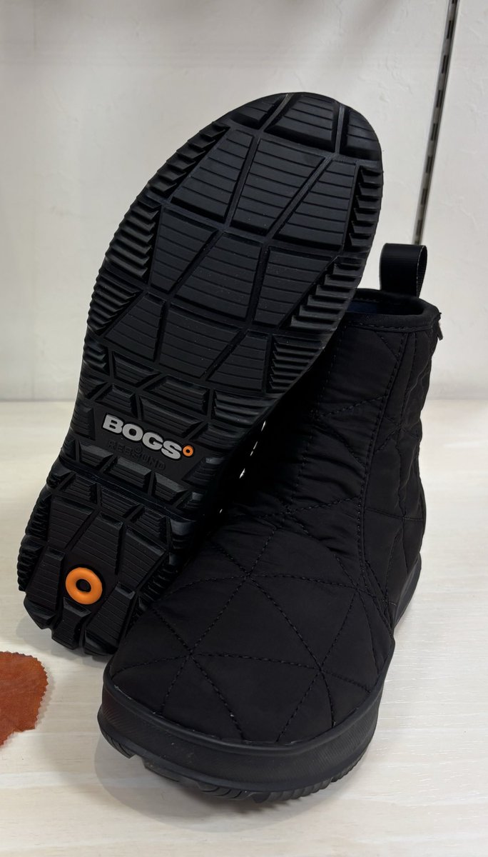 CAMINAR_shoes's tweet image. 結構積もってる地域ありますよね⛄️うちも思ったより⛄️あります💦しかも寒いし、雨か雪かわからないものも降っている😱とゆー事で、カミナルには暖かい+防水のオススメブーツあります‼️
#セルバ
#カミナル
#BOGS