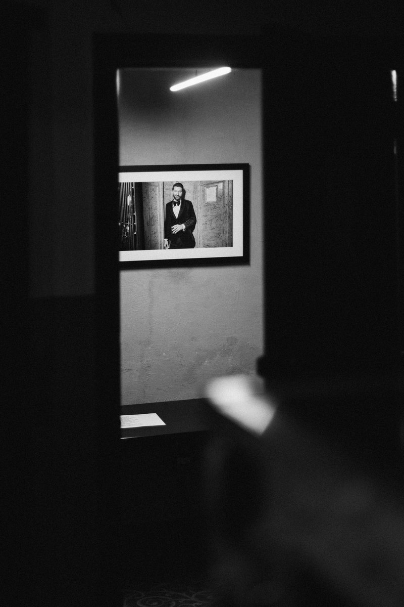 bretteldredge's tweet image. Playing the @BeaconTheatre in New York at Christmas makes me feel like I’m levitating…it’s such a spirit lifter! Thanks for an amazing sold out night last night! Now another sold out crowd for round 2 tonight!🕺