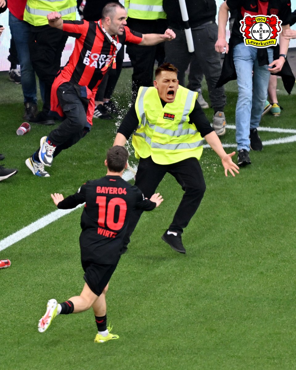 bayer04_en's tweet image. You can't see what we did there, but the Champ was here 👀

Congrats to the greatest of all time on an amazing career, @JohnCena! 👏

@WWE | @WWEDeutschland