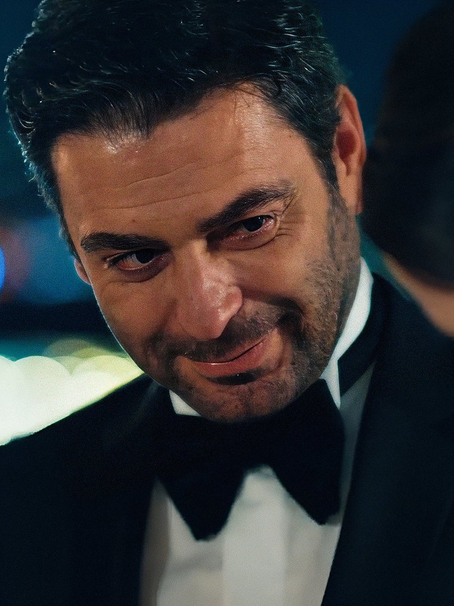 “..insanın aşık olası geliyor. ” 🖤