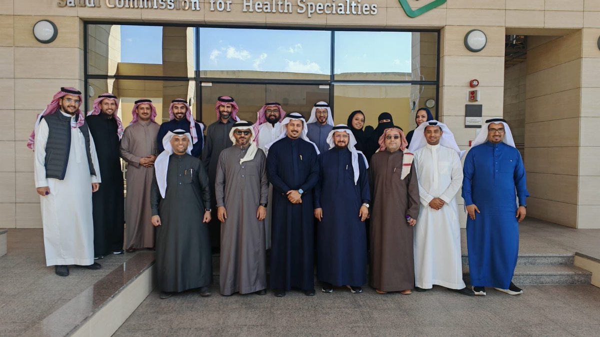 samikulaybi's tweet photo. تشرفت بالمشاركة كممتحن لأطباء البورد السعودي في تخصص الأشعة التشخيصية، وفخور بالمساهمة في تقييم كفاءات وطنية متميزة من مختلف مناطق المملكة، تحت مظلة الهيئة السعودية للتخصصات الصحية @SchsOrg 🇸🇦

#البورد_السعودي #الأشعة_التشخيصية #الهيئة_السعودية_للتخصصات_الصحية https://t.co/GqTBtyAurv
