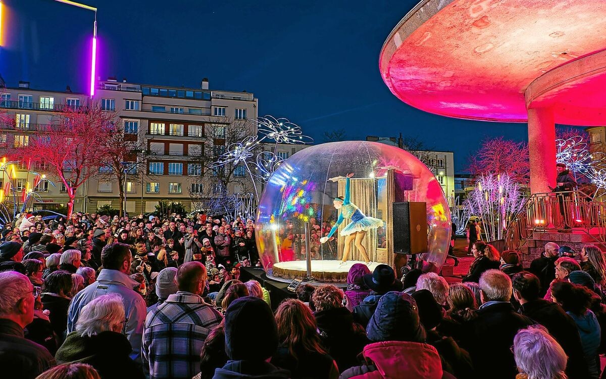 LeTelegramme's tweet photo. À Brest, la place Wilson féerique pour les fêtes de Noël [Diaporama]
➡️ https://t.co/W9bHV8ZPMS https://t.co/M3n9hCtbKe