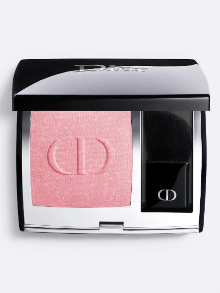 chocoto's tweet image. 待って、CANMAKEのチークDiorそっくりってSNSでバズってたけどガチだった。
価格差10倍以上あるのに仕上がりほぼ同じで、むしろこっちの方がツヤがあって普通にやばい。