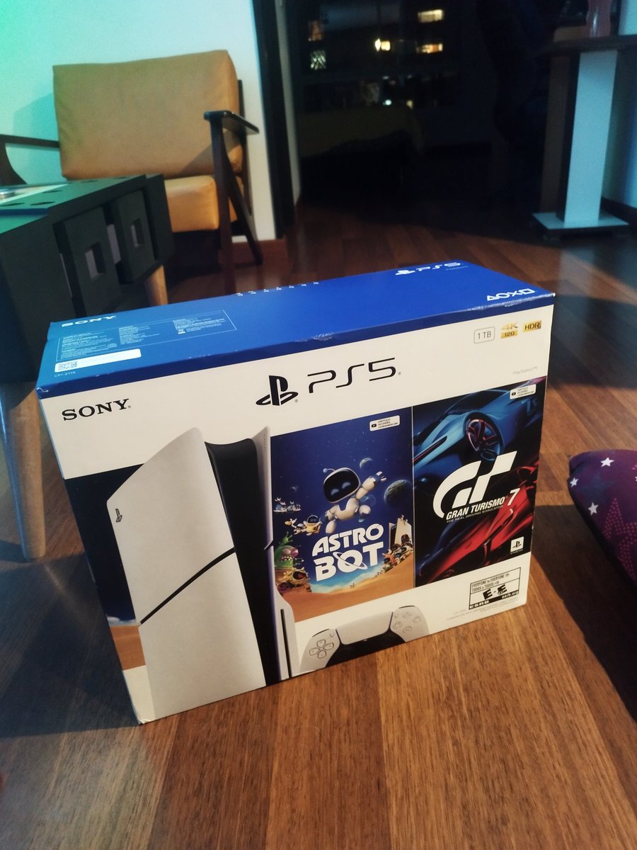 dnarino's tweet photo. Después de una pausa de más de 4 años, finalmente puedo volver a disfrutar del maravilloso mundo de los videojuegos. https://t.co/u5loWooavw