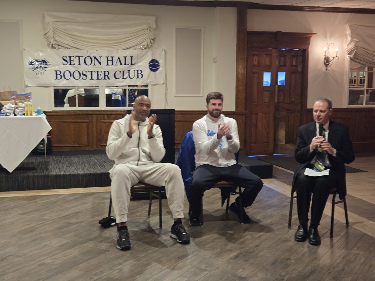 SHBoosterClub's tweet image. We are at Don Pepe's for our annual dinner!  Addressing the audience right now is @DavePopkin @CoachRyanWhalen @CoachAndrewF