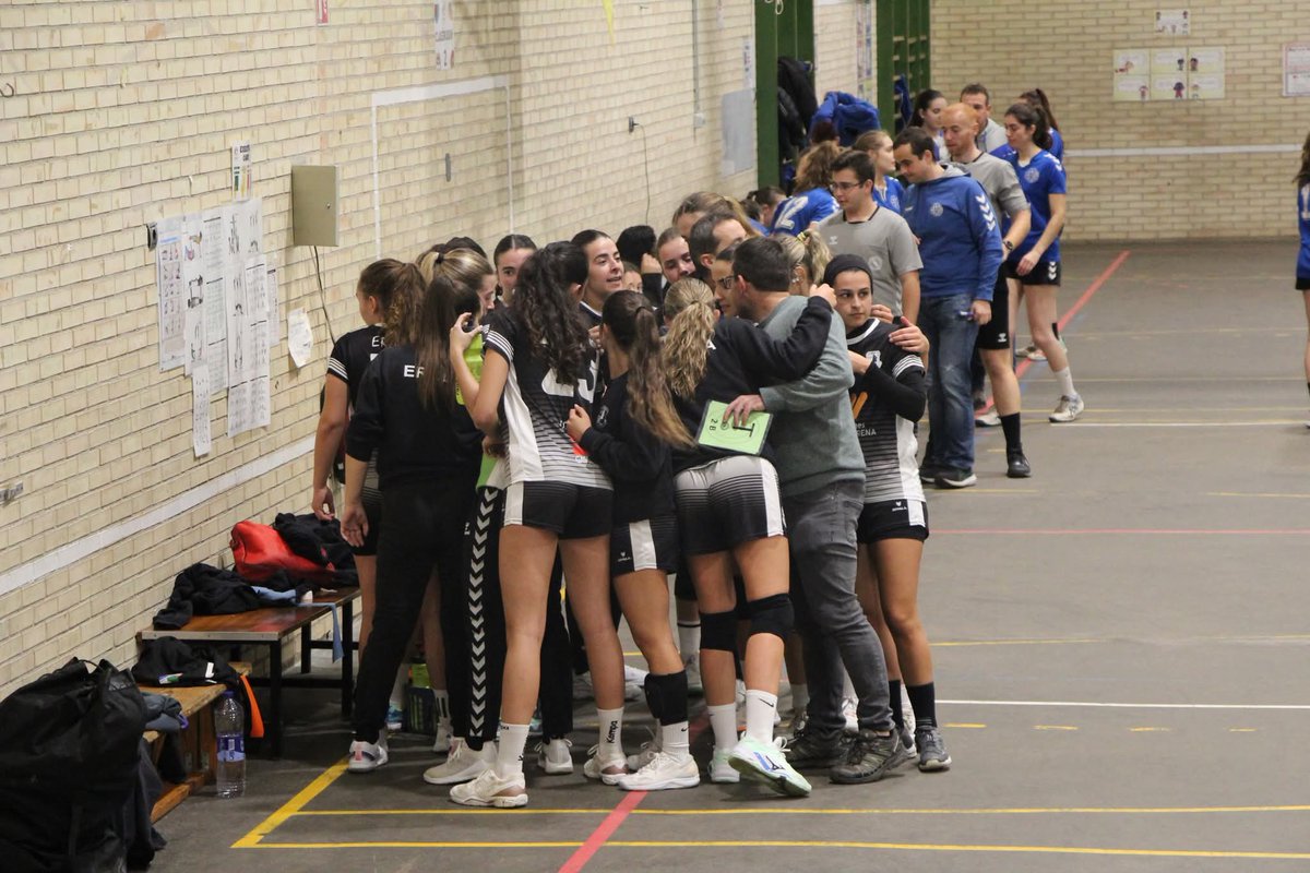 🤾‍♀️SENIOR NESKAK: UHARTE 21 - ERREKA 25

🔵Eta urtea akitzeko...bertze garaipen bat! 💪💪2025 lider moduan agurtzen dugu.🔝🏆
-----

🔵Y para terminar el año... ¡otra victoria! 💪💪Despedimos 2025 como líderes 🔝🏆