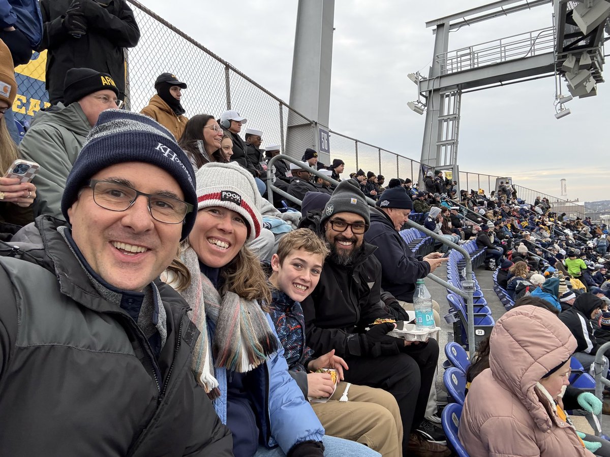BPattersonKHOV's tweet photo. #ArmyNavy https://t.co/rhbPDmYtzp