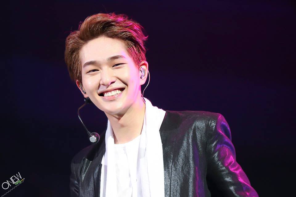 SHINeeの拾い画像bot tweet media