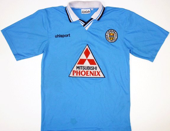 If any St. Mirren fan out there is looking to sell this shirt below in a size XL or XXL please let me know…

Will pay very good money for it 

Reposts are appreciated 

Thanks in advance