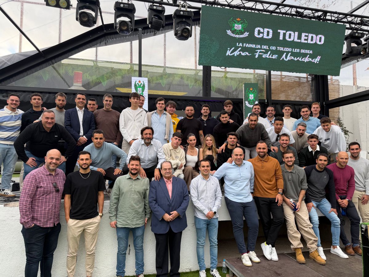 Hoy hemos celebrado la comida de Navidad, con presencia de la primera plantilla, directiva, miembros de la cantera y empleados del club.

💚 ¡Gracias a Summerland por el trato recibido! 🤍

#SiempreCDToledo 💚⚪️