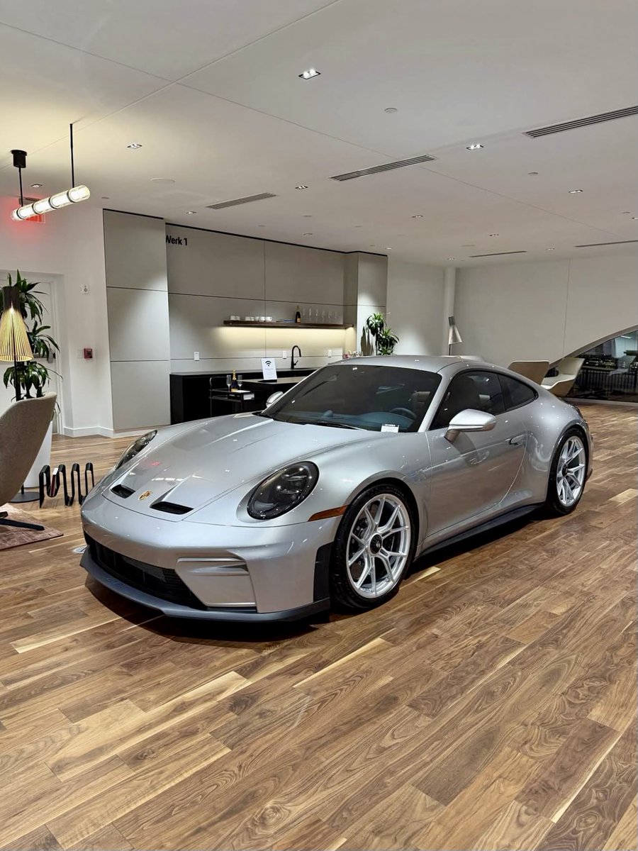 horsepower's tweet photo. Still desperately in need of a Porsche https://t.co/Jh9FZBCiV1