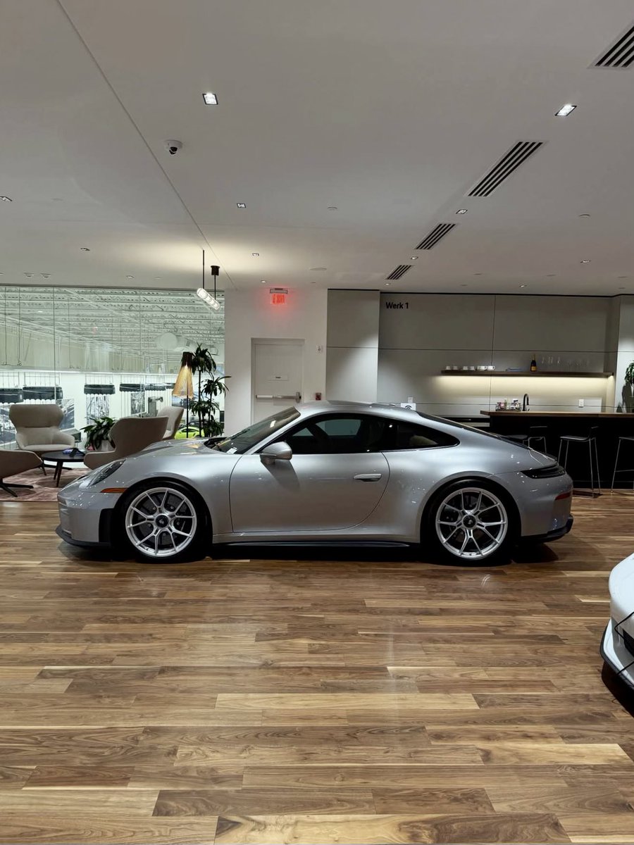 horsepower's tweet photo. Still desperately in need of a Porsche https://t.co/Jh9FZBCiV1