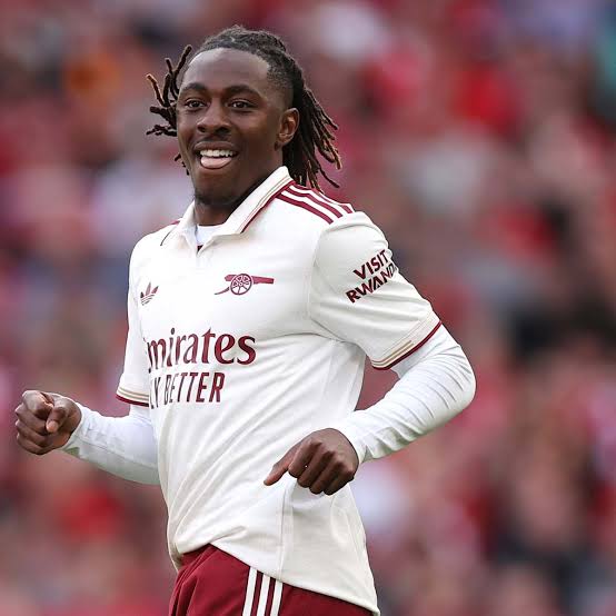 ChelfcAbby's tweet photo. Aside from Tottenham and Crystal games , this fraud has contributed nothing to all the games he has played . #ARSWOV https://t.co/ej0wvAvS4S