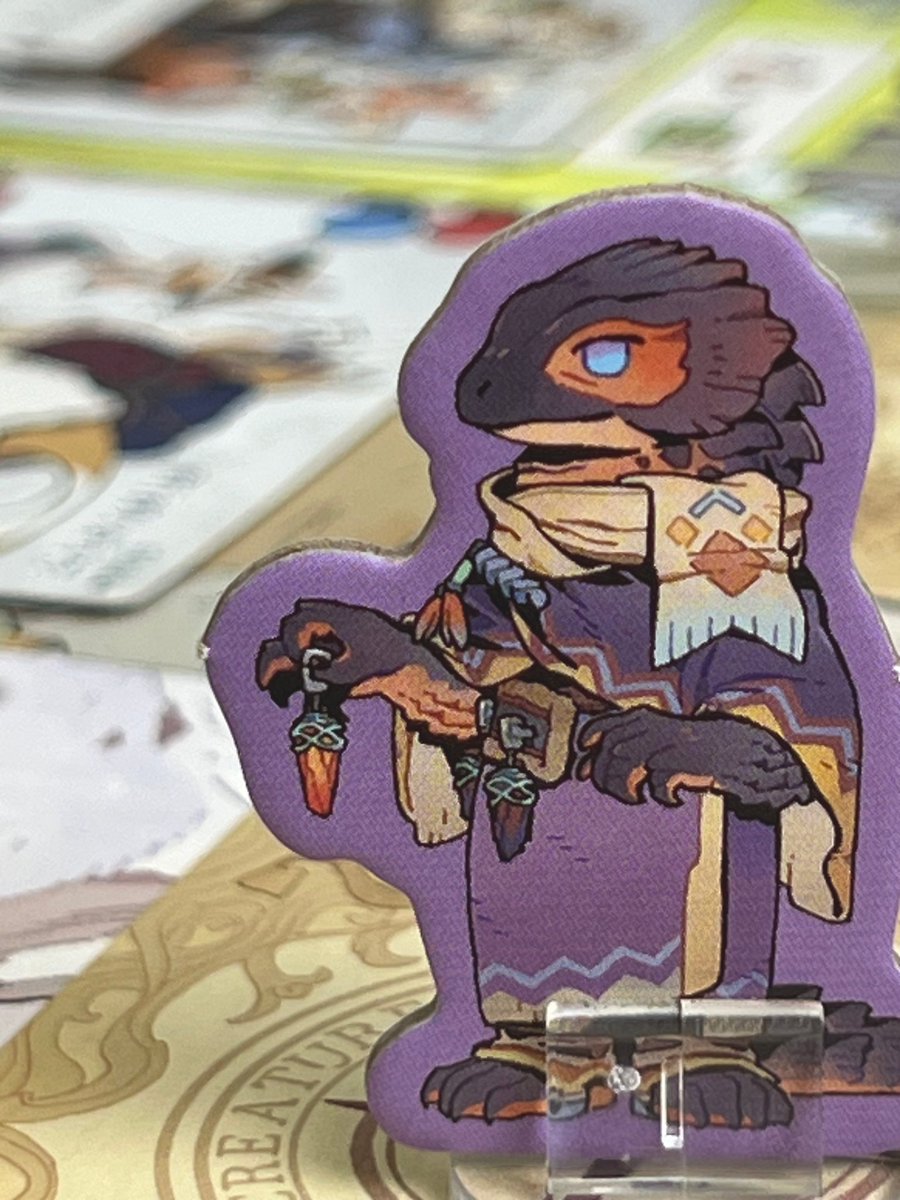 _SiyaStudio_'s tweet photo. Zamudio the Eagle Lizard is regarded by investigators as a kind - hearted old lady, a mysterious riddler, and a wise priestess. Through the flexible manipulation of the totems at her disposal, she possesses the miraculous power to bring a gradual sense of warmth to people. https://t.co/hJ7g2YQUpU
