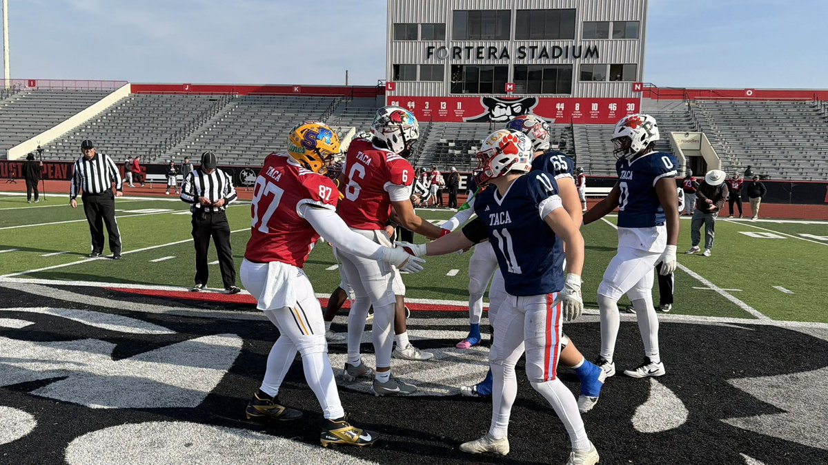 KrisFreemanPA's tweet photo. The coin toss at @tnallstar @tenncoach 

#TACAEastWestGame at @GovsFB https://t.co/0Y59HSR22e