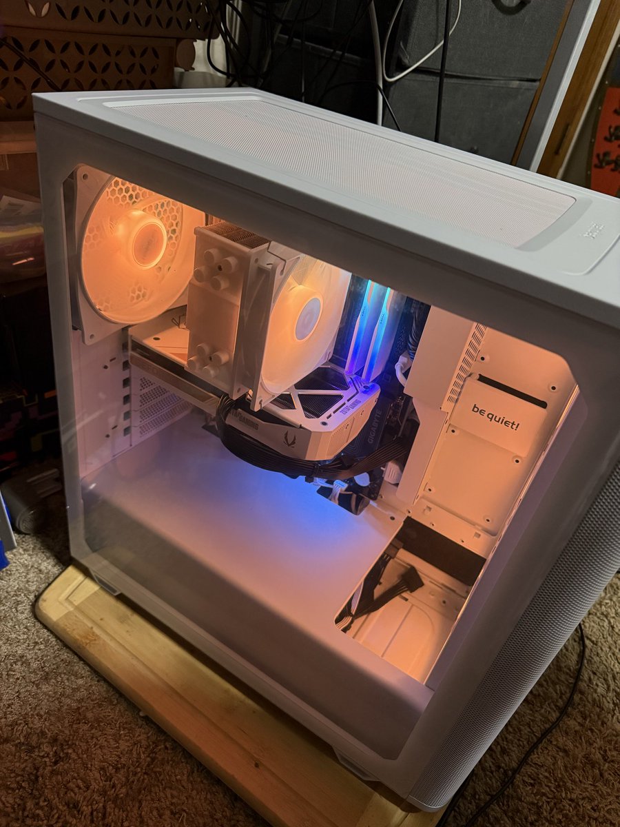 jaymillyonaire's tweet photo. @lyxxacampos @Brparadox What an amazing pc this is ! Did not think I would win the giveaway. Dope ass pc thank u both. This is truly an awesome holiday gift ! https://t.co/xr600P0wuZ