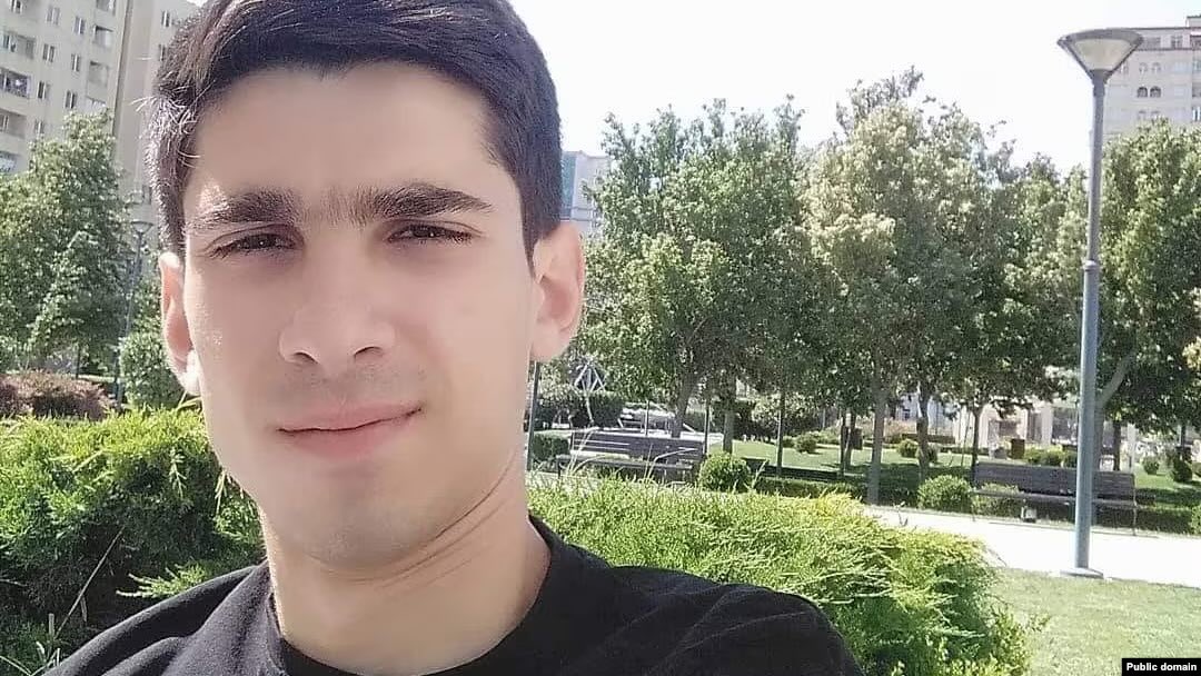 Azervaijan: they killed the young man who wrote the word ‘Stalin’ on the pedestal of Heydar Aliyev’s statue in prison.