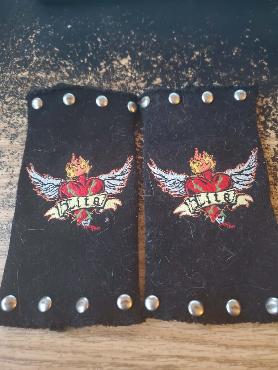 eric_mcCurry's tweet image. Another day, another post of old wrestling merch I post from when I was a kid. Today is two @AmyDumas gauntlets that my sister had when she was little (She's a huge Lita fan)