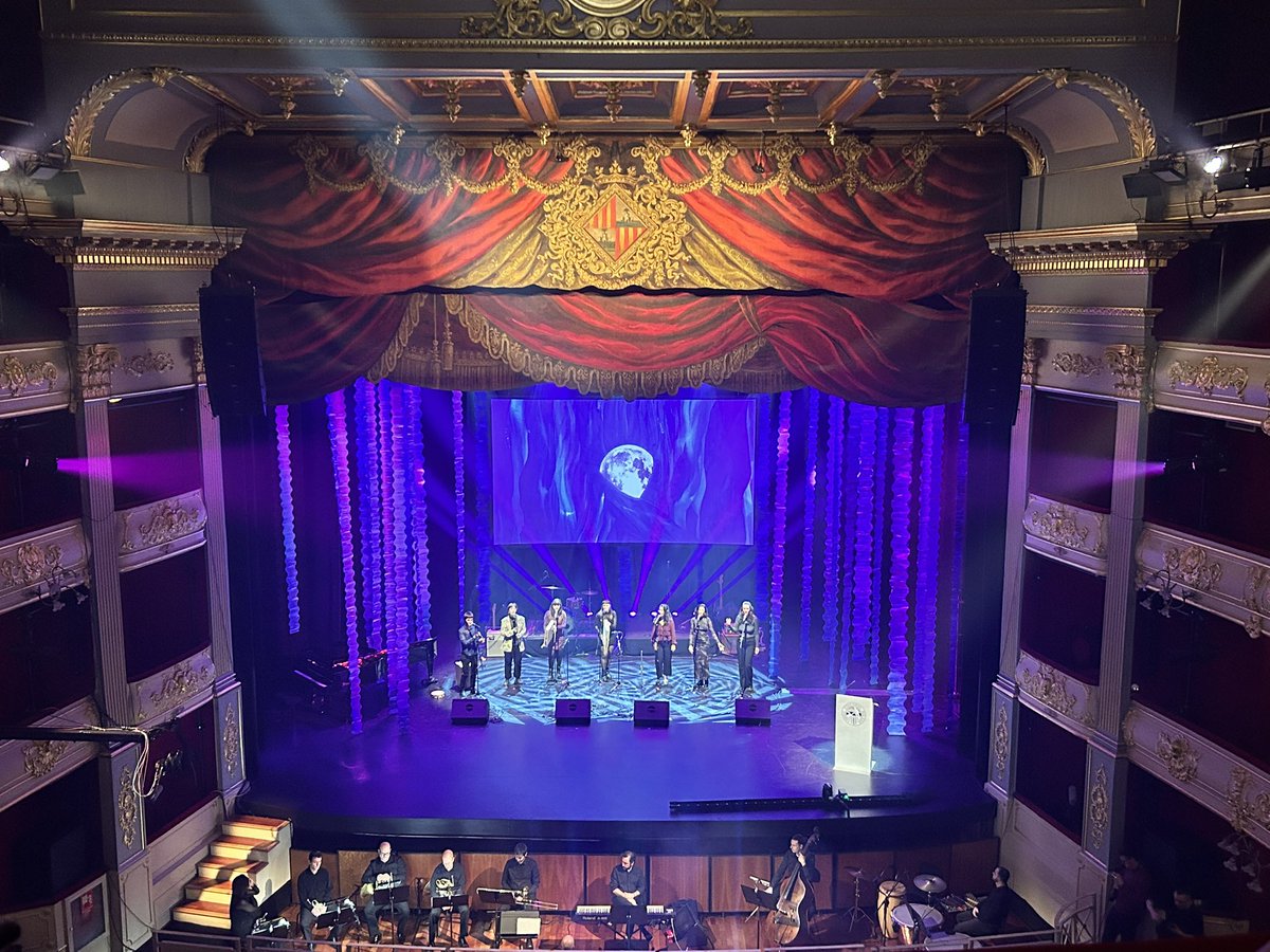 inaciugalan's tweet photo. Avui he pogut participar a la #NitdelaCultura 2025 i la 39a edició dels #Premis31D de la @ocbcat. M’agradat molt veura tant de talent i compromís.
L'organització reconeix amb aquests premis iniciatives individuals o col·lectives que, mitjançant la seva acció, contribueixen de manera rellevant a la normalització de la llengua catalana, a la promoció cultural i al desenvolupament social de les Illes Balears.