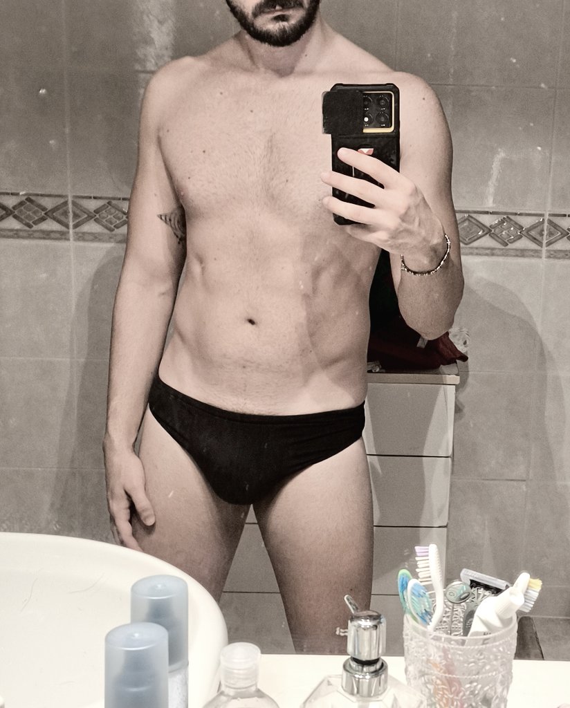 biklolb's tweet photo. #briefs #mutande #bulge #bisex #bulto #gaysardinia #gaysardi #speedo #beard #gaycagliari https://t.co/ldBF5zOyjA