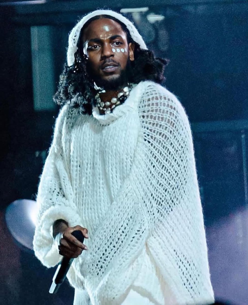 nora_trk's tweet image. I genuinely don't understand the hate for this outfit