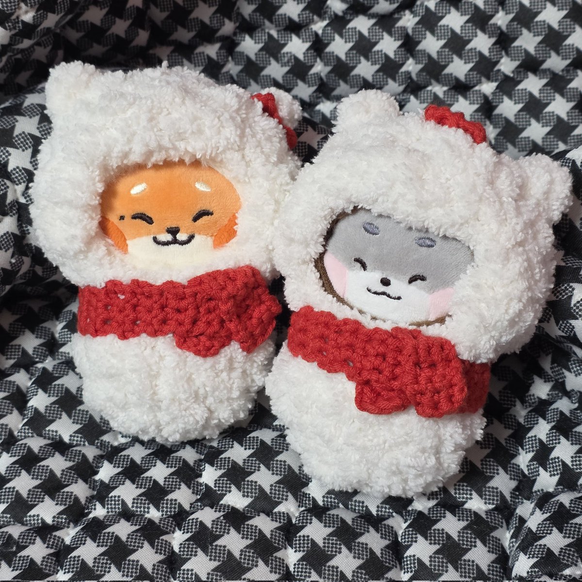 Gunitthew0_1's tweet image. ❄️마그넷 제로니 겨울 옷 판매❄️

마그넷 제로니 겨울 옷 판매 오픈합니다!
》귀마개, 눈사람, 리본 눈사람 🐶🐱🐻

#rt 한 분께 판매 종료 후 귀마개 드려요!

윗치폼: witchform.com/deposit_form.p…