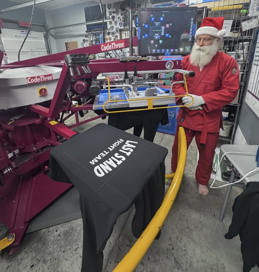 code3_ink's tweet photo. Santa is on his ‘ground game’ today. 

#ScreenPrinting # #AnatolVolt #LastStandFightTeam #Flavio BehringJiuJitsu #Code3Ink #C3I  #MercedMMA #OakdaleMMA https://t.co/YD5OfHyfZT