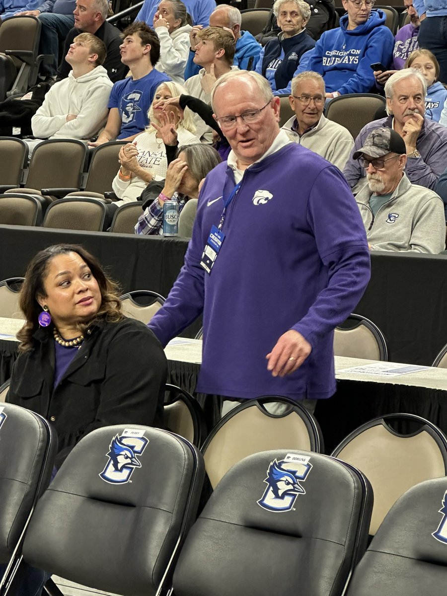 NoahSaccoTV's tweet image. Gene Taylor in the building

#KState AD has had a busy couple weeks