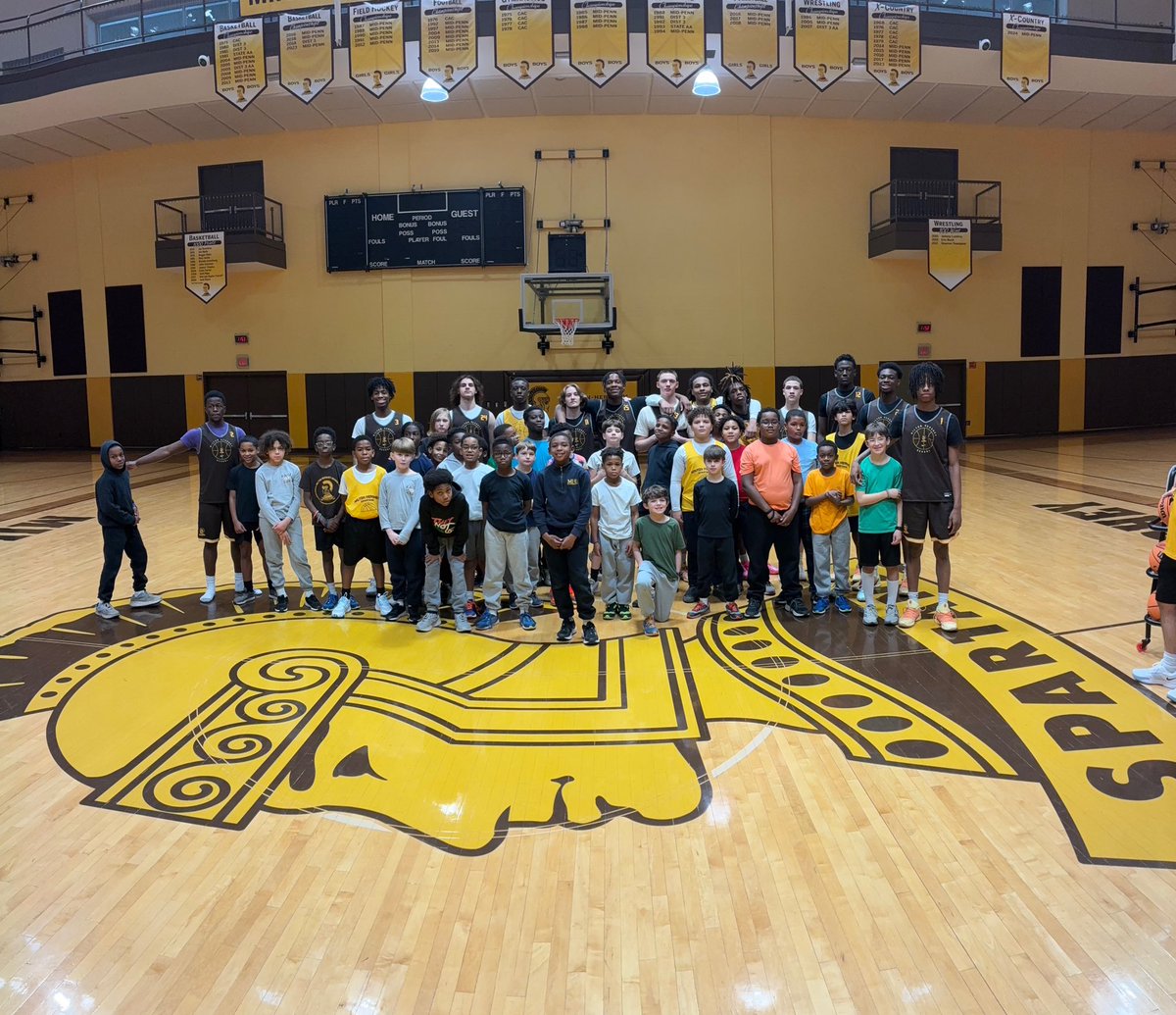 MHSATHLETICS4's tweet image. Another basketball clinic Saturday with our Spartan elementary athletes! @miltonhershey 🏀🏀🏀