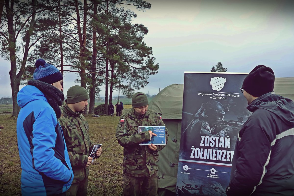 WCR_Zamosc's tweet image. Dziś w #2pr w ramach programu #wGotowości odbyło się szkolenie z zakresu #Przetrwanie

Nie mogło nas @wcrzamosc zabraknąć na tym wydarzeniu. Podczas szkolenia został wystawiony #MPR, w którym zainteresowani mogli uzyskać informacje dotyczące ochotniczych rodzajów służby wojskowej