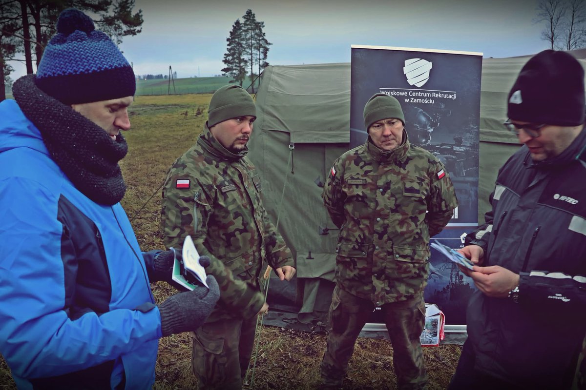 WCR_Zamosc's tweet image. Dziś w #2pr w ramach programu #wGotowości odbyło się szkolenie z zakresu #Przetrwanie

Nie mogło nas @wcrzamosc zabraknąć na tym wydarzeniu. Podczas szkolenia został wystawiony #MPR, w którym zainteresowani mogli uzyskać informacje dotyczące ochotniczych rodzajów służby wojskowej