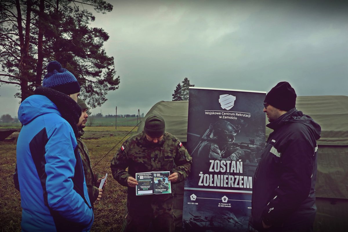 WCR_Zamosc's tweet image. Dziś w #2pr w ramach programu #wGotowości odbyło się szkolenie z zakresu #Przetrwanie

Nie mogło nas @wcrzamosc zabraknąć na tym wydarzeniu. Podczas szkolenia został wystawiony #MPR, w którym zainteresowani mogli uzyskać informacje dotyczące ochotniczych rodzajów służby wojskowej