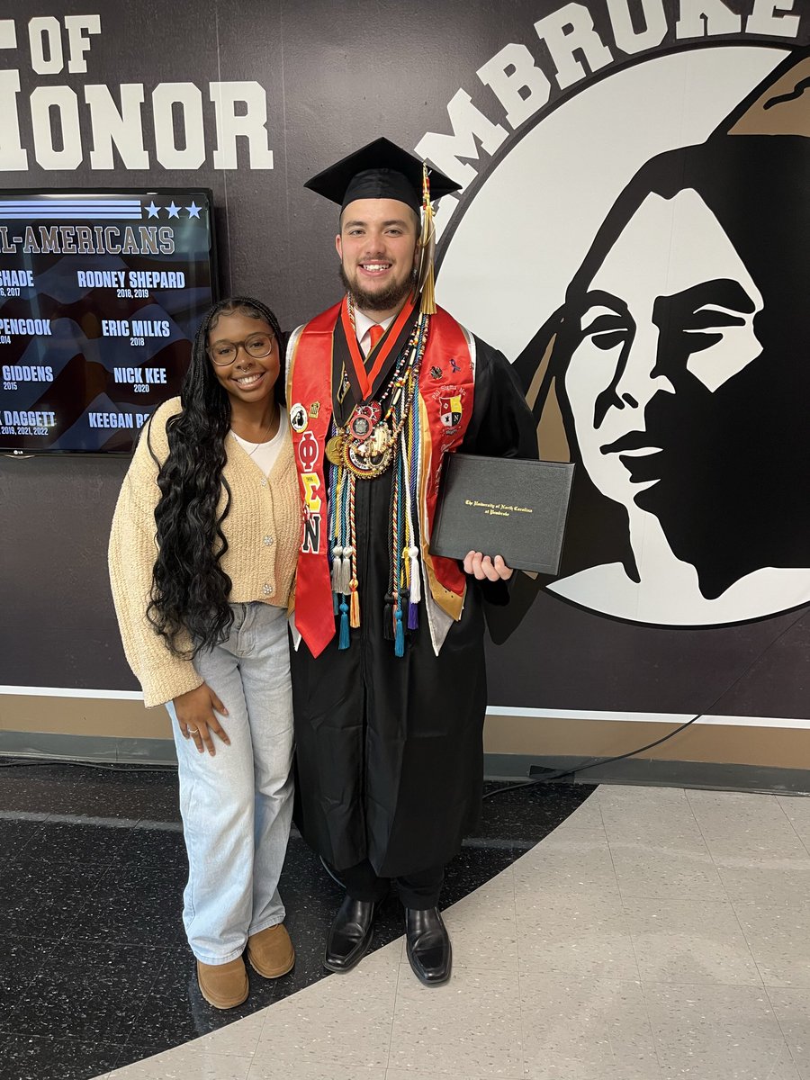 _LocklearCaleb_'s tweet image. UNCP Alumni class of 2025 winter commencement🖤💛 feeling blessed, if you want to do something nice- Cashapp- $BalebL