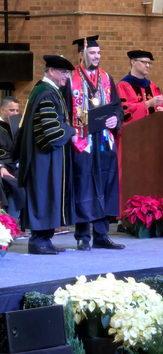 _LocklearCaleb_'s tweet image. UNCP Alumni class of 2025 winter commencement🖤💛 feeling blessed, if you want to do something nice- Cashapp- $BalebL