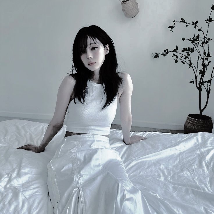 ⠀

sometimes  lazy  days  can  be  nice.

⠀