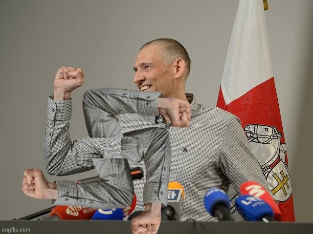 Лукашенко подарил нам на новый год ещё одно освобождение белорусских оппозиционеров.
Вспоминая, сколько угара нам принесло освобождение Тихановского, я уже в предвкушении.
Спасибо вам, Александр Григорьевич!