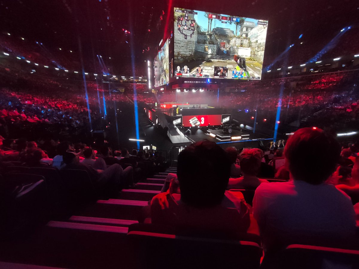 luxio011's tweet photo. Counter-Strike. https://t.co/W2WZL1LaKS