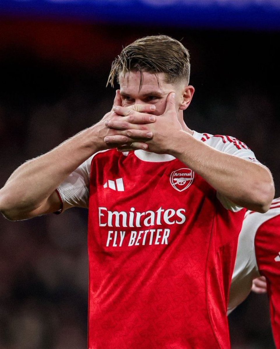 Useless striker Gyokeres.
Wasted investment.
Wake up fellows, he should be playing for wolves.
A few minutes on and Jesus is a real threat.
<a href="/Arsenal/">Arsenal</a> 
<a href="/Wolves/">Wolves</a> 
#afc