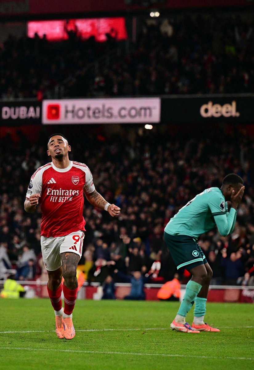 ArsenalN7's tweet photo. Picture of the day. Our saviour Jesus 🙏 https://t.co/D3lROUcsL6