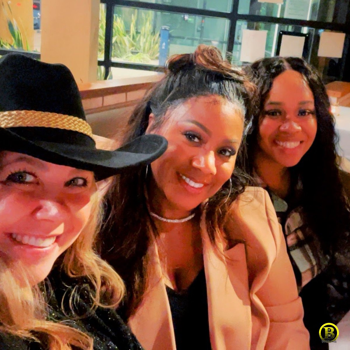 BrianFrasierM's tweet image. Great times with great friends! Chandler School Holiday Party with Brandi Williams-Moore Vidie T. Williams Kim Chatham Okwa Andrew Travis Chatham Simon G. 
#holidayparty #bfmworld #mrsbfmworld #bfmworldinc