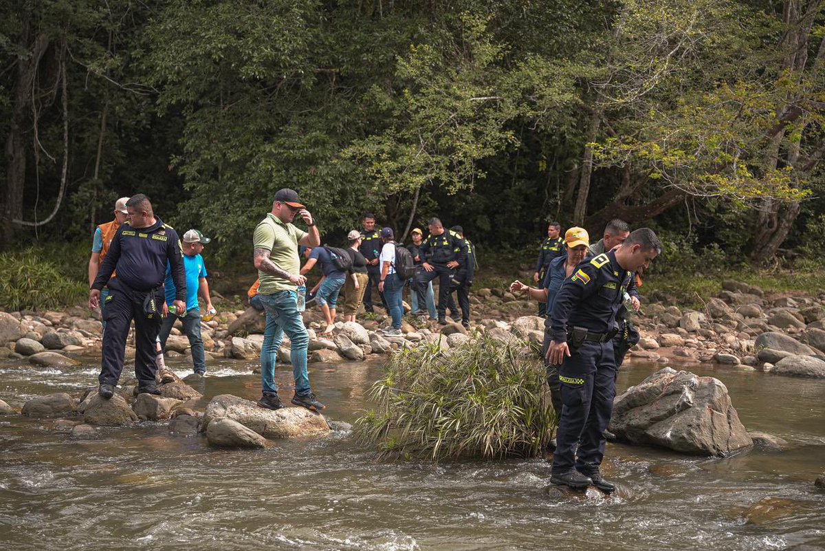 harmanfelipe's tweet image. En Cundinamarca, con el acompañamiento de la Policía, recuperamos y entregamos más de 600 hectáreas provenientes de la SAE y el FRV, que habían sido acaparadas para beneficio de particulares.

En Yacopí, Caparrapí y Guaduas, estas tierras dejan de servir a intereses privados y…