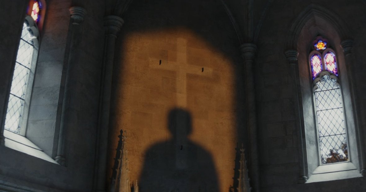 screenscaps's tweet photo. wake up dead man: a knives out mystery (2025) dir. rian johnson https://t.co/kOYFUDzi9l