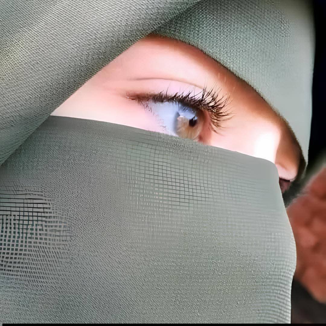 "وَسَلَامًا عَلَى مَنْ تَجَمَّلَتْ بِحَيَائِهَا وَجَعَلَتِ
 النِّقَابَ زِينَتَهَا؛ فَأَشْرَقَتْ بِهِ نَفْسًا
 وَصُورَةً."♡🦋🌺

#نِفُـسِـ