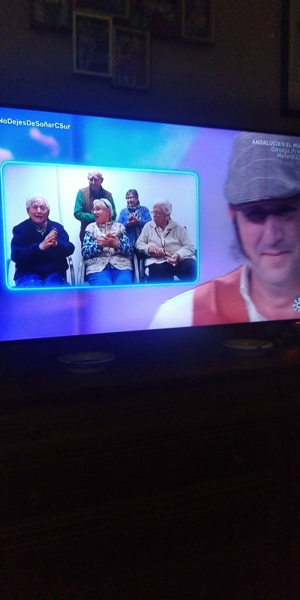 Marilo2020gmai2's tweet image. Que emocionante #Moisés el #PacoCandela de la Residencia de Mayores que bonitoooo ya estamos con la lagrimilla asomá @nodejesdesonar_ #SiempreConLosAbuelosConNuestrosMayores que son maravillosos como vosotros