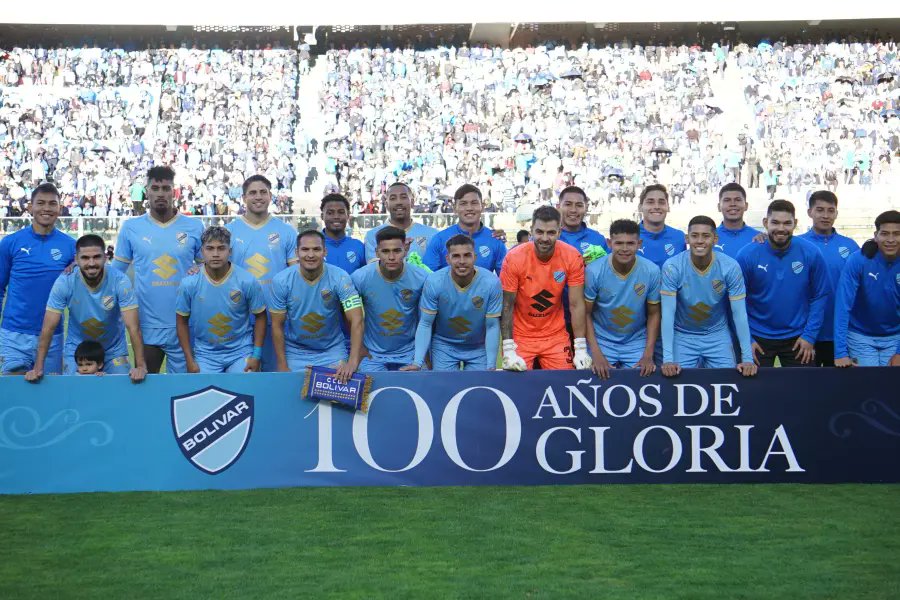 Es muy difícil comparar ambos centenarios, se dieron en contextos demasiado distintos.
El hate a <a href="/A_SuarezDoreski/">Agustín Suárez⭐🌟⭐</a> esta por demás, es una nueva era, la normalidad es saber el equipo de los periodistas, y no esta mal hacer bromas entre nosotros, es FOLCLORE.